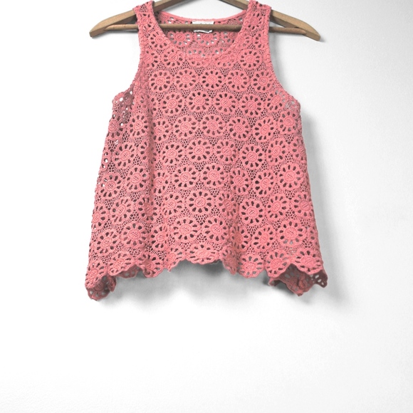 UO // Daisy Crochet Tank Top - Picture 2 of 4
